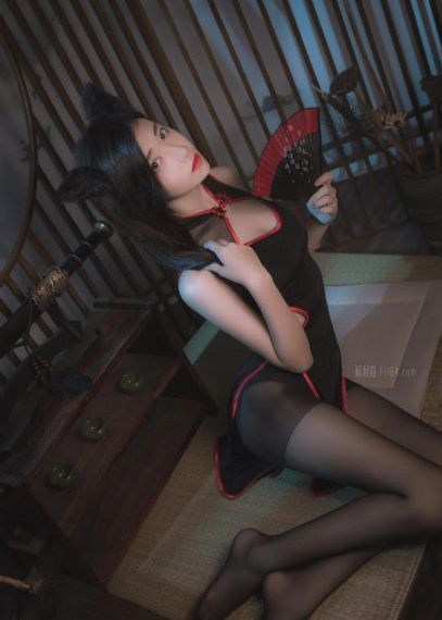 裙子里面是野兽免费观看