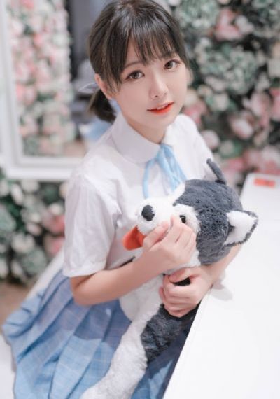 《漂亮的女邻居》在线观看