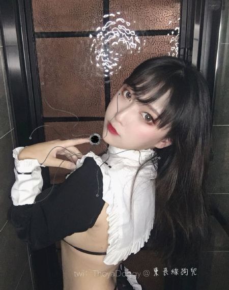 年轻的女老师