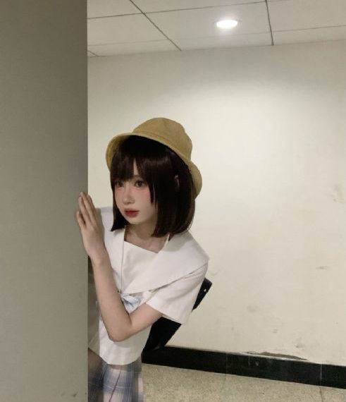 美女内内免费看