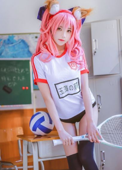 年轻漂亮的女邻居2