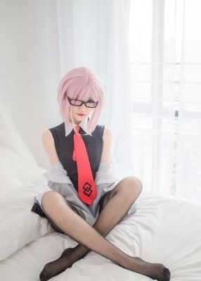 文峰挺进柔佳的身体